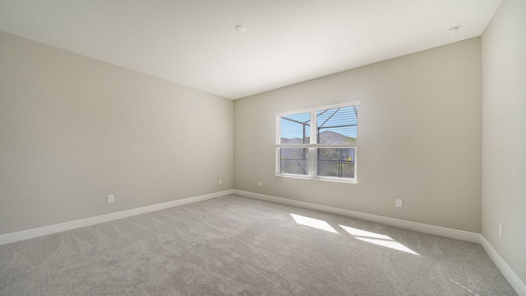 Spacious, unfurnished interior of a new home in Windward, Sarasota (Image 19).