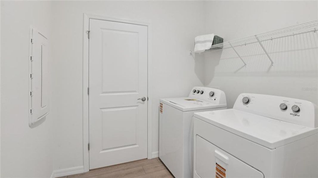Close-up of interior finishes inside a home in Buchanan Trails, Newberry (Image 18).