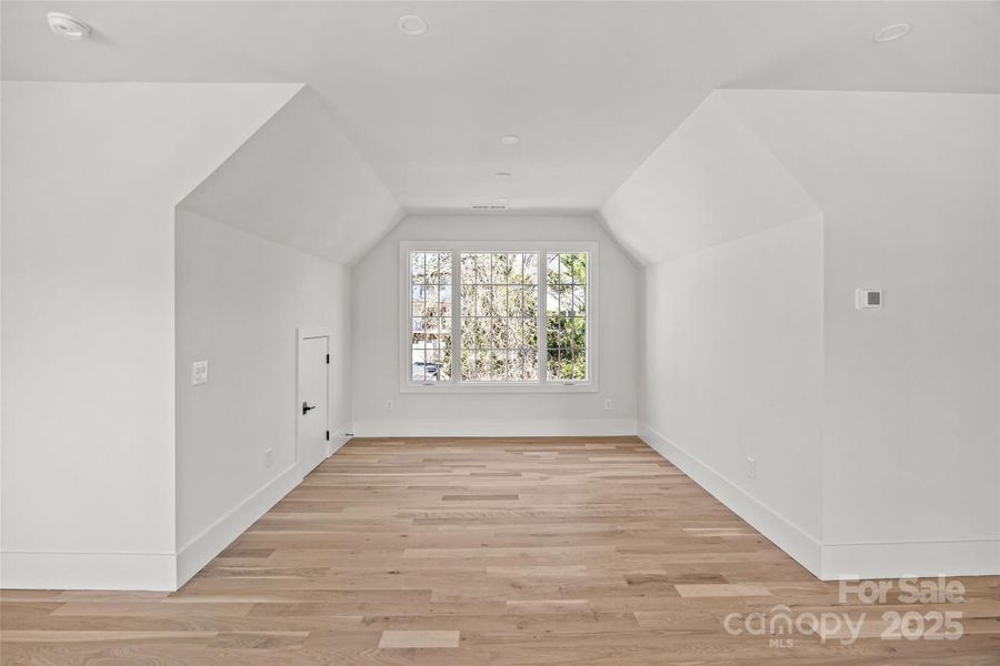 Loft/Entertainment/4th Bedroom