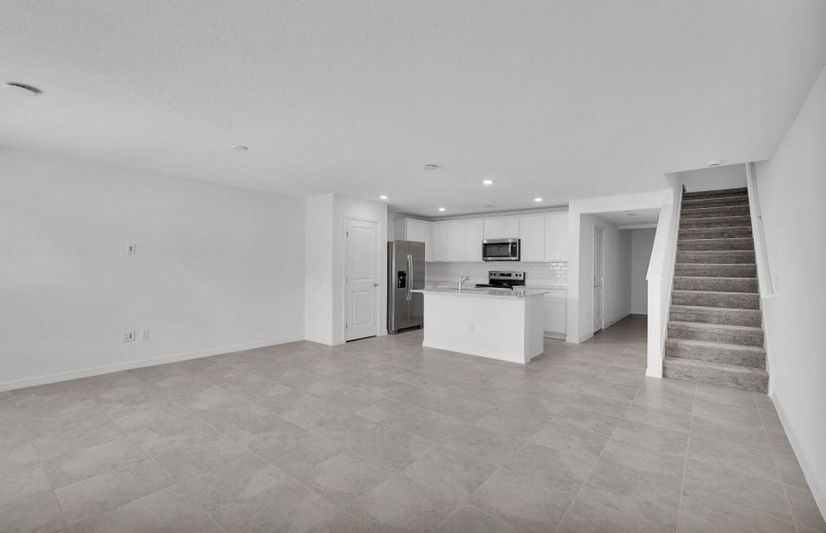 Spacious, unfurnished interior of a new home in Normandy Pines, Jacksonville (Image 12).