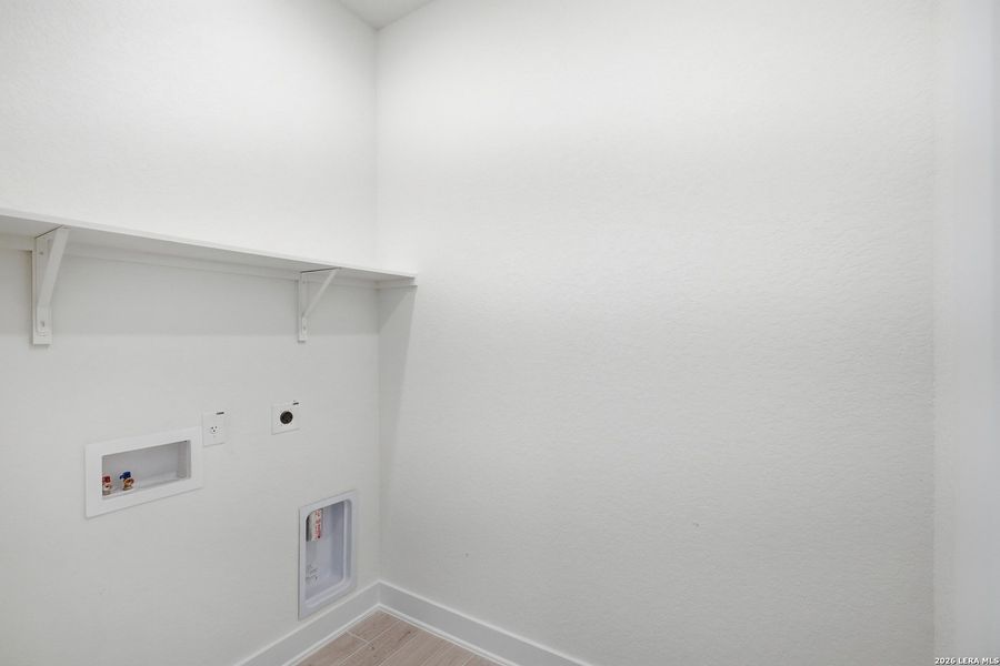 Spacious, unfurnished interior of a new home in Rose Hill, San Antonio (Image 19). Spacious, unfurnished interior of a new home in Rose Hill, San Antonio (Image 19).