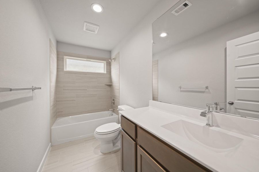 Furnished interior view inside a new home in Barton Creek Ranch, Conroe (Image 3). Furnished interior view inside a new home in Barton Creek Ranch, Conroe (Image 3).