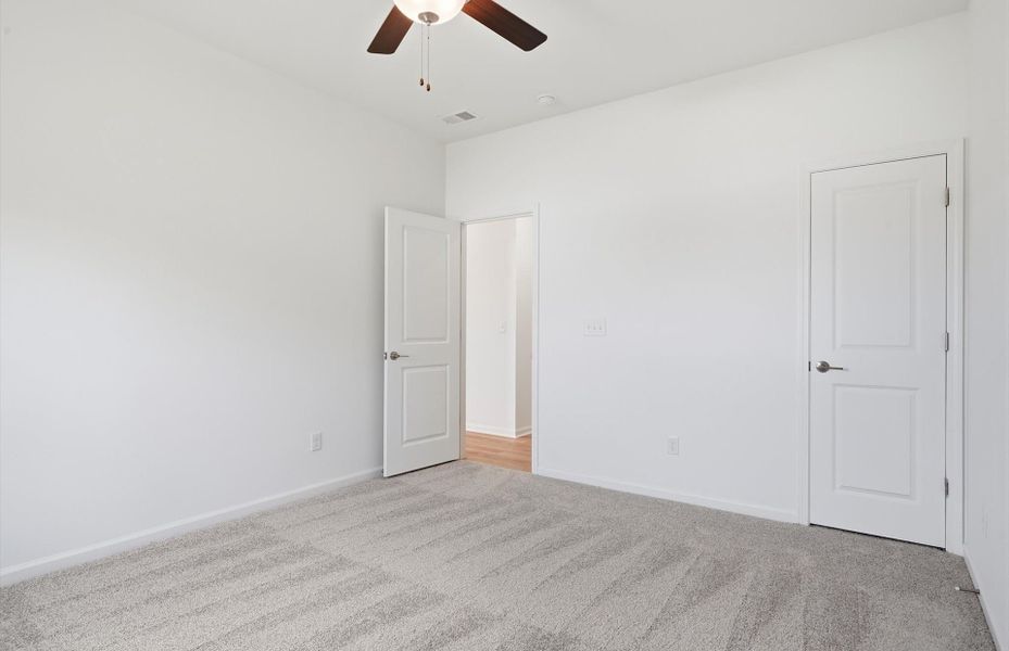 Spacious, unfurnished interior of a new home in Briarwood Reserve, Spartanburg (Image 29).