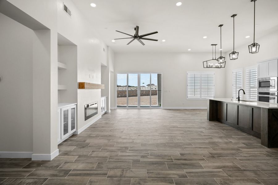 Representative unfurnished interior of a home built from the Scottsdale by LEH. Homes in Verdancia, El Paso (Image 90).