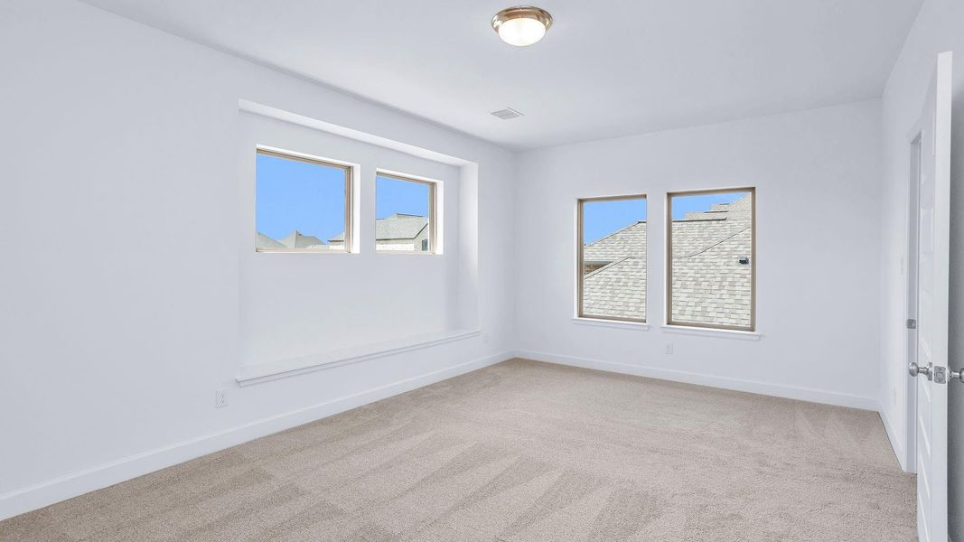 Spacious, unfurnished interior of a new home in Escondido, Magnolia (Image 6).