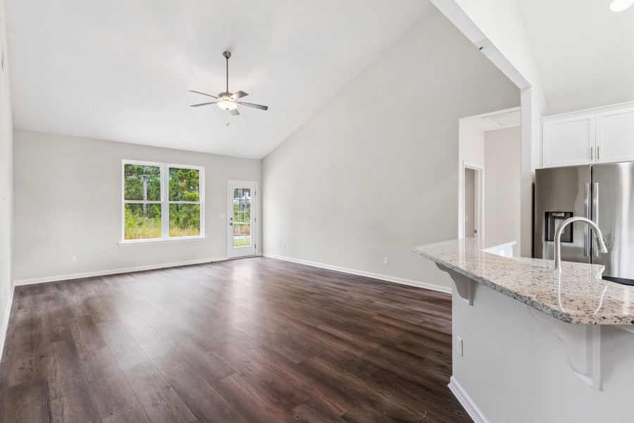 Representative unfurnished interior of a home built from the The Athens + Bonus Room by Smith Family Homes in NorthShore on the St. Marys River, Kingsland (Image 13).
