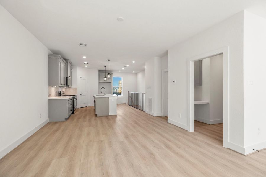 Spacious, unfurnished interior of a new home in , Houston (Image 16).