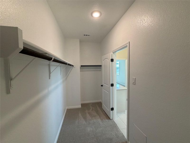 Spacious, unfurnished interior of a new home in Lariat, Liberty Hill (Image 26).