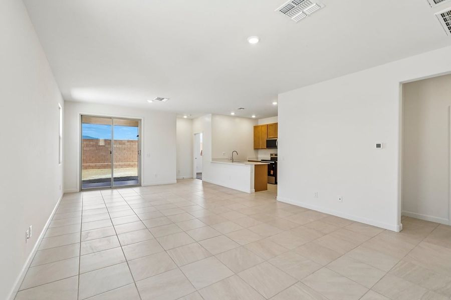 Spacious, unfurnished interior of a new home in Mandarina Reserve, Marana (Image 6). Spacious, unfurnished interior of a new home in Mandarina Reserve, Marana (Image 6).