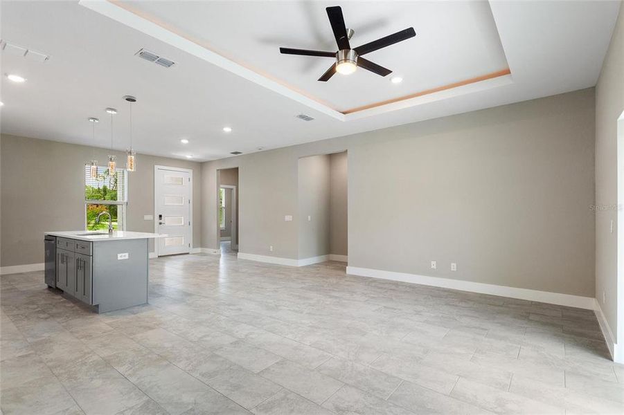 Spacious, unfurnished interior of a new home in , Arcadia (Image 24).