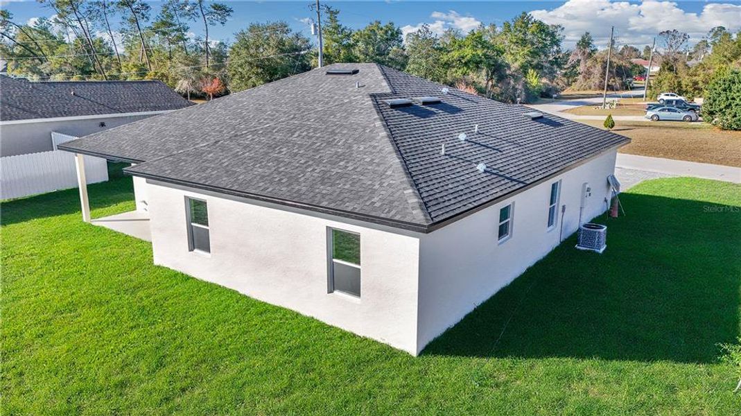 Exterior details and patio area of a home in , Ocala (Image 20).