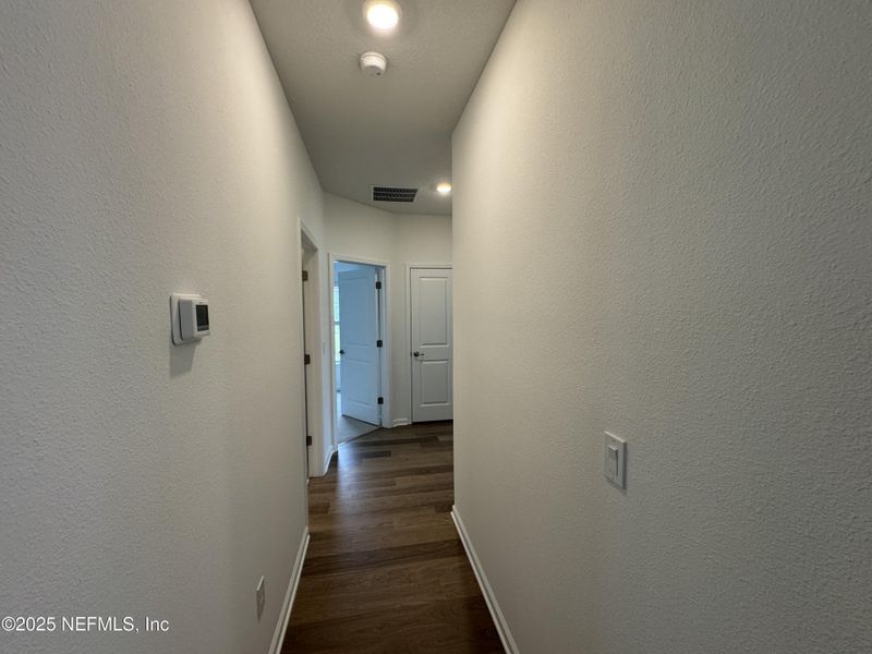 Spacious, unfurnished interior of a new home in Hyland Trail, Green Cove Springs (Image 33).