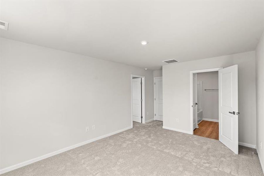 Spacious, unfurnished interior of a new home in Meadows Edge, Conway (Image 16).