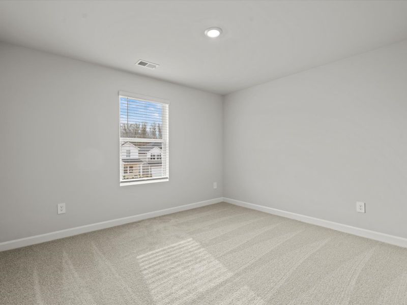 Spacious, unfurnished interior of a new home in Wexford Park, Fountain Inn (Image 16).