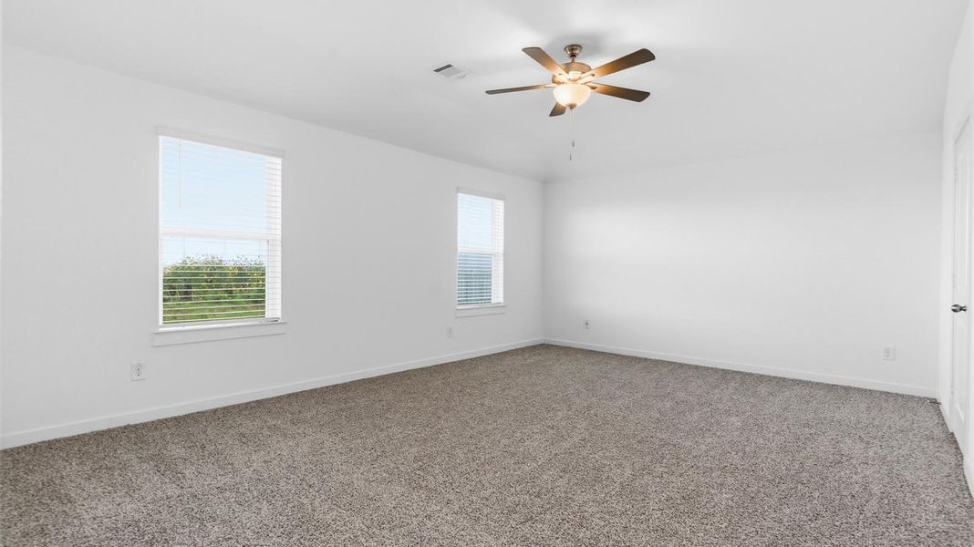 Representative unfurnished interior of a home built from the Justin by D.R. Horton in Grand Cay Harbour, Texas City (Image 9).