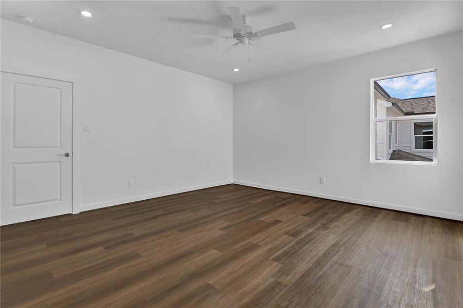 Spacious, unfurnished interior of a new home in , Houston (Image 18).