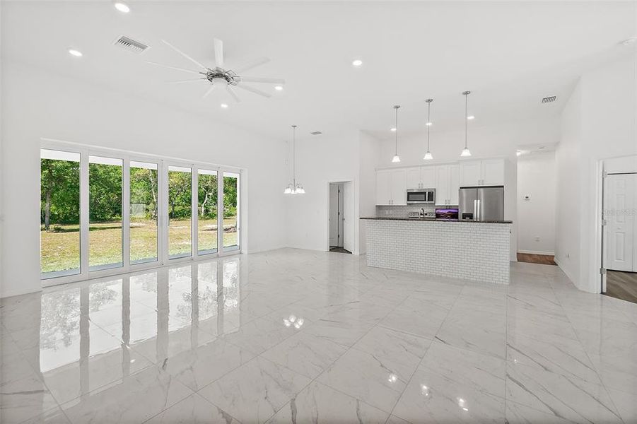 Spacious, unfurnished interior of a new home in , Pierson (Image 25).