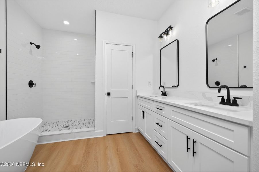 Furnished interior view inside a new home in , Keystone Heights (Image 9).