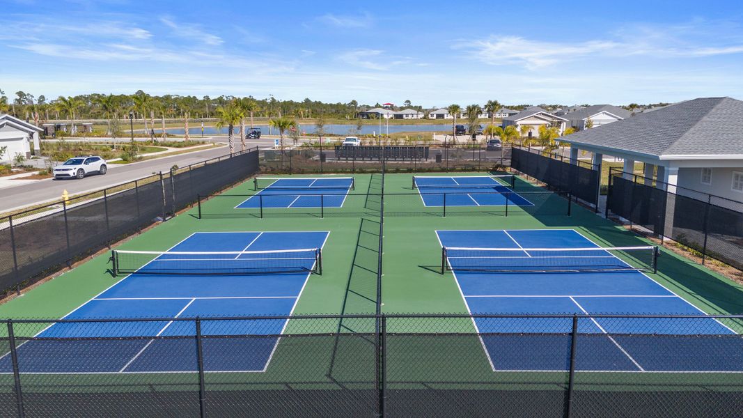 Community amenities in Crescent Lakes - Signature Series, Punta Gorda (Image 14).