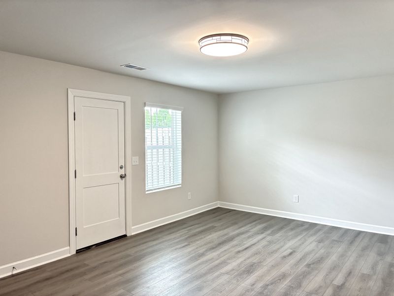 Spacious, unfurnished interior of a new home in Miller Park, Greenville (Image 13).