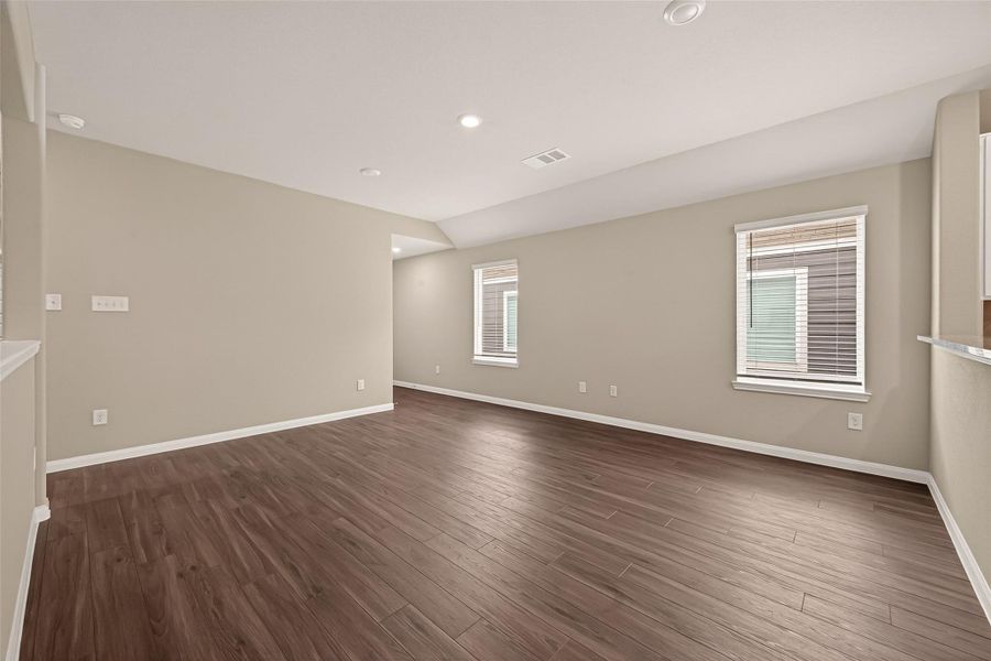 Spacious, unfurnished interior of a new home in Wayside Village, Houston (Image 22).
