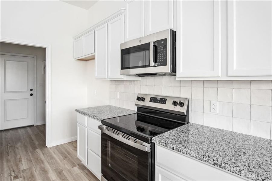 Furnished interior view inside a new home in , Temple (Image 8).