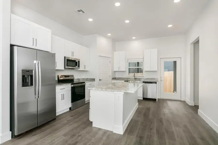 Furnished interior view inside a new home in , Fredericksburg (Image 6).