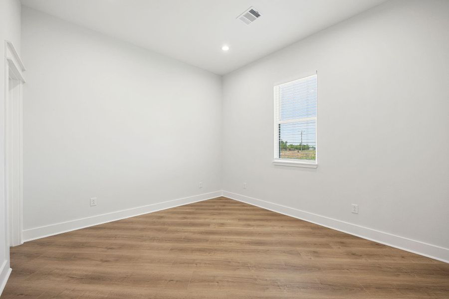 Spacious, unfurnished interior of a new home in , Cleveland (Image 20).