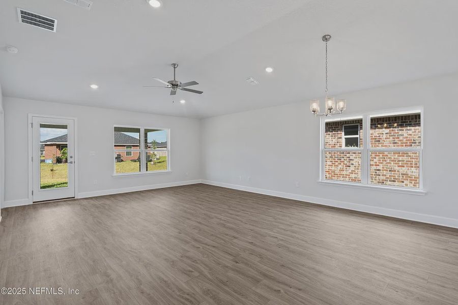 Spacious, unfurnished interior of a new home in Shadow Crest at Rolling Hills, Green Cove Springs (Image 14).