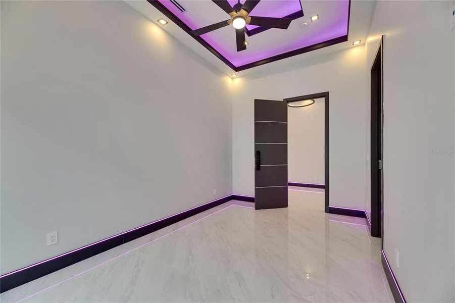 Spacious, unfurnished interior of a new home in , Apollo Beach (Image 44).