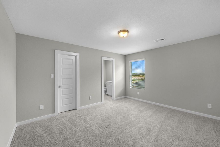 Spacious, unfurnished interior of a new home in Grand Oaks Village, Houston (Image 19). Spacious, unfurnished interior of a new home in Grand Oaks Village, Houston (Image 19).