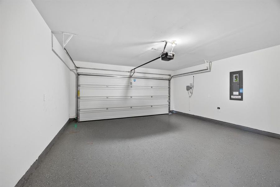 Spacious, unfurnished interior of a new home in , Lavon (Image 15).