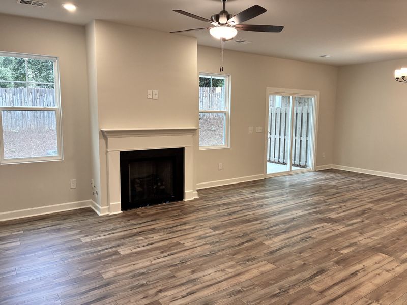 Spacious, unfurnished interior of a new home in Miller Park, Greenville (Image 10).