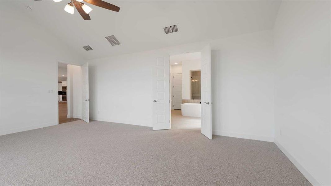 Spacious, unfurnished interior of a new home in Sonoma Verde, McLendon-Chisholm (Image 22).