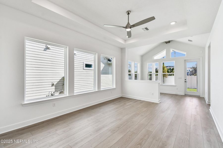 Spacious, unfurnished interior of a new home in Crosswinds 40’, Ponte Vedra (Image 17).