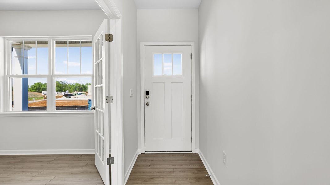 Spacious, unfurnished interior of a new home in Benjamin's Grove, Woodruff (Image 15).