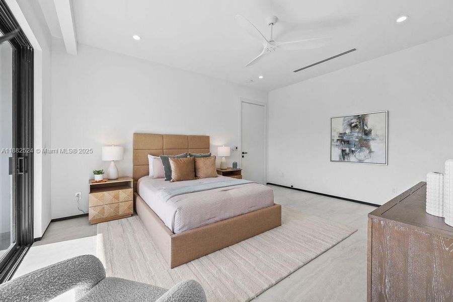 Furnished interior view inside a new home in , Fort Lauderdale (Image 39).