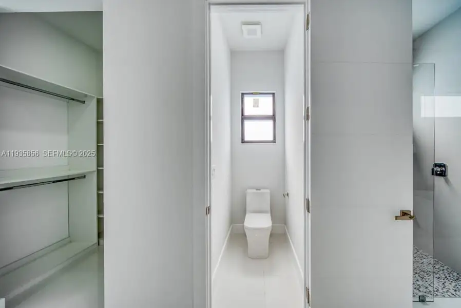 Furnished interior view inside a new home in , Cape Coral (Image 6).