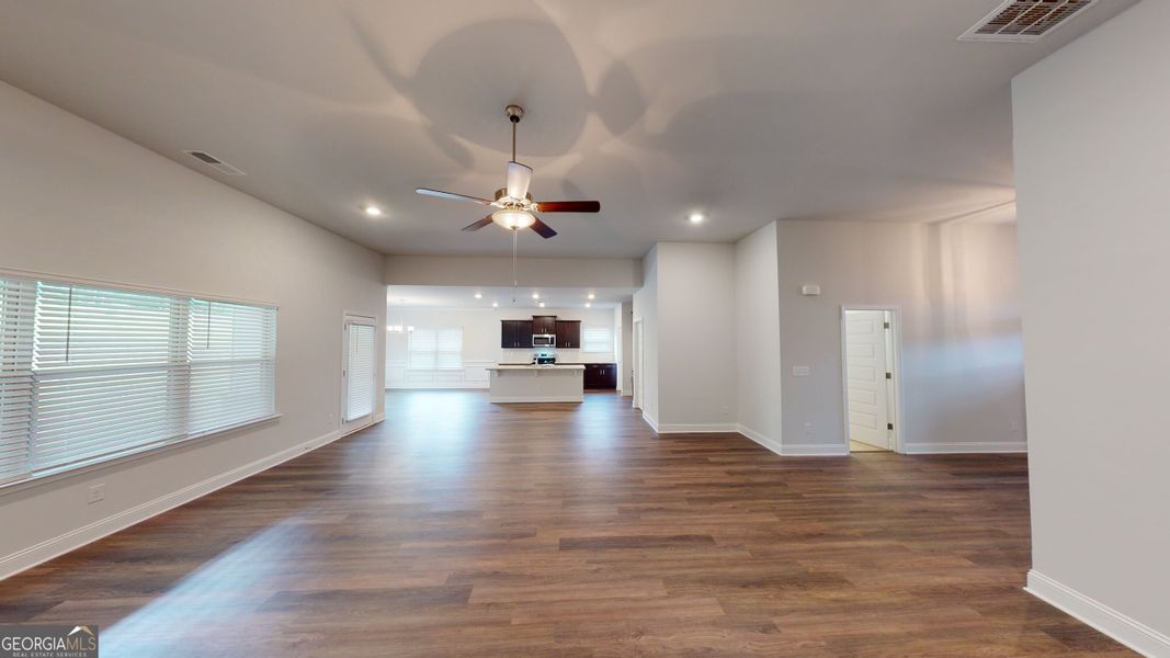 Spacious, unfurnished interior of a new home in Holliday Pass, Griffin (Image 25).