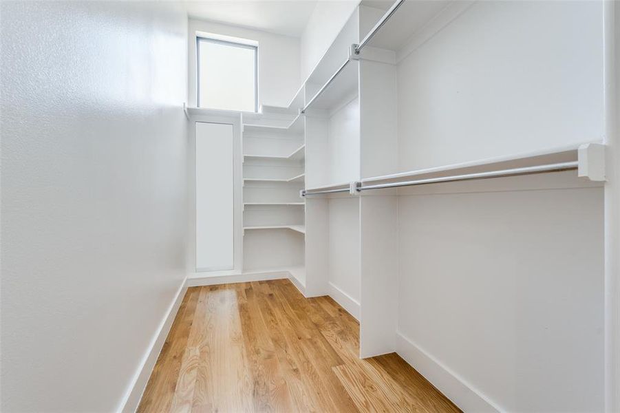 Spacious, unfurnished interior of a new home in , Dallas (Image 17).