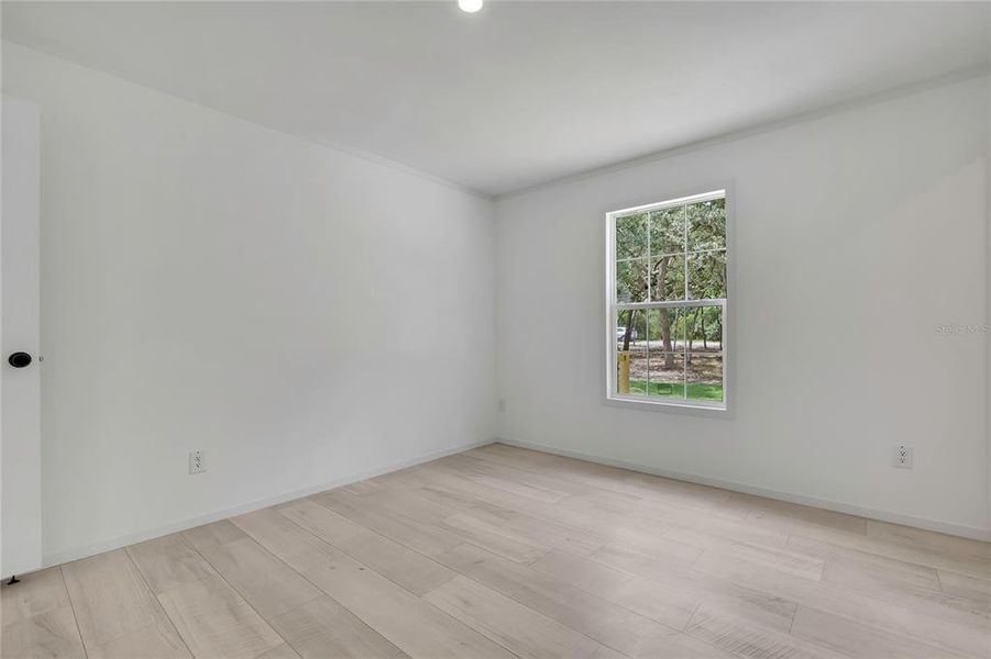 Spacious, unfurnished interior of a new home in , Homosassa (Image 43).