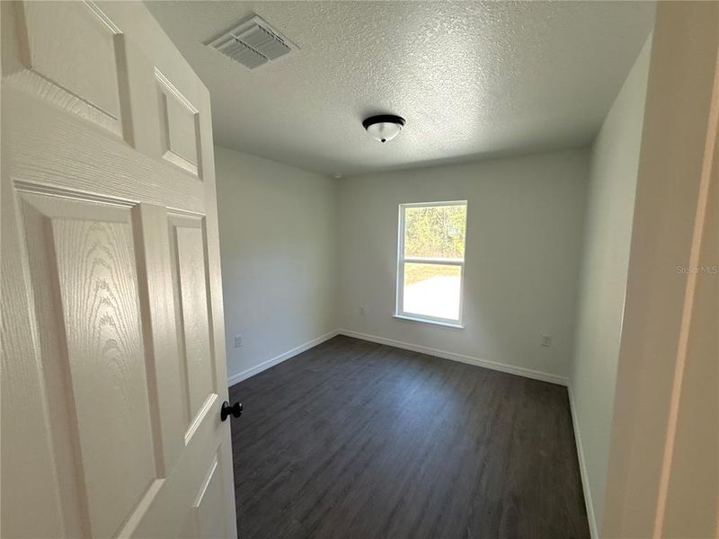 Spacious, unfurnished interior of a new home in , Dunnellon (Image 11).