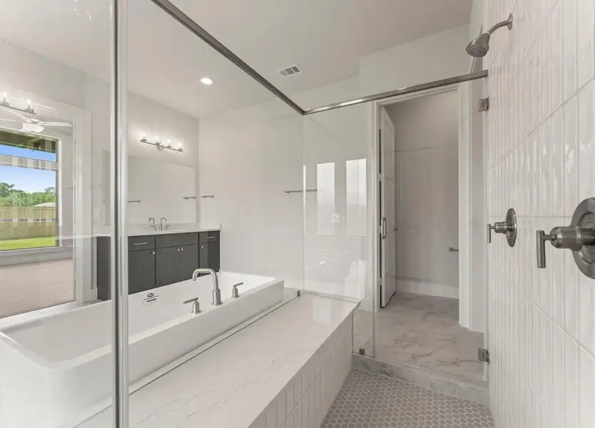 Furnished interior view inside a new home in Fulshear Lakes 70’s, Fulshear (Image 10). Furnished interior view inside a new home in Fulshear Lakes 70’s, Fulshear (Image 10).