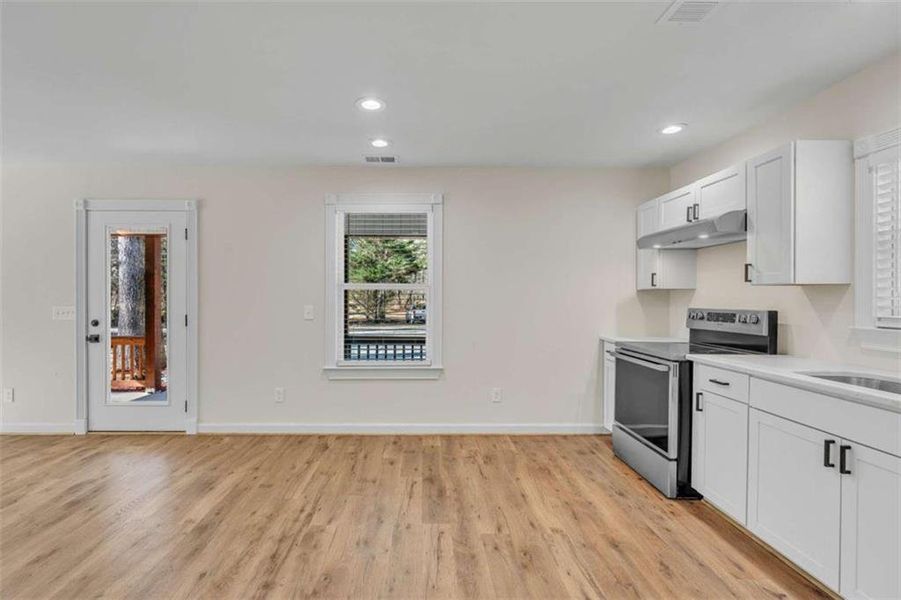 Furnished interior view inside a new home in , Temple (Image 5).
