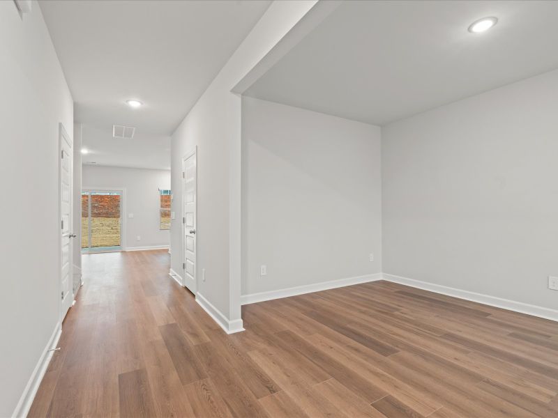 Spacious, unfurnished interior of a new home in Creek Ridge - Signature Collection, Spartanburg (Image 9).