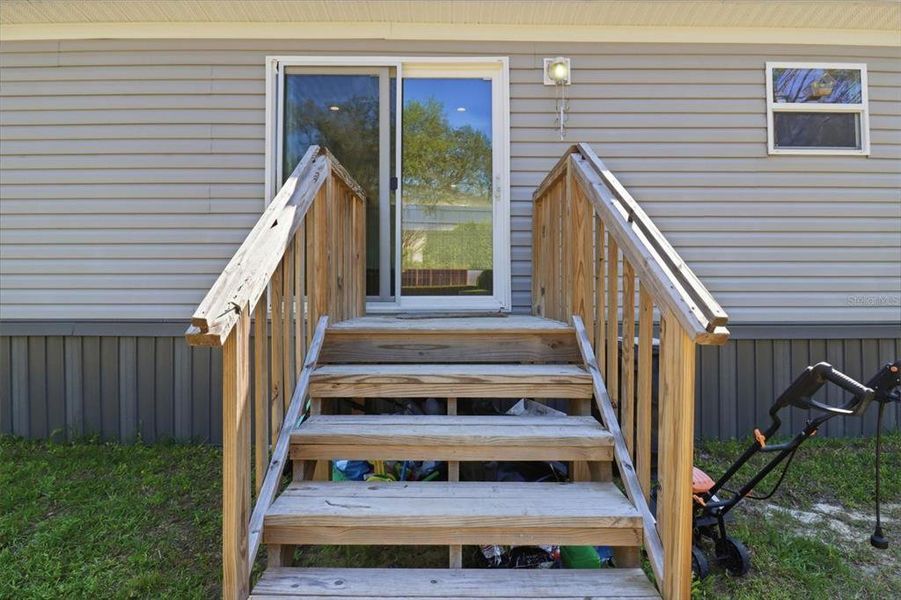 Exterior details and patio area of a home in , Bronson (Image 25).