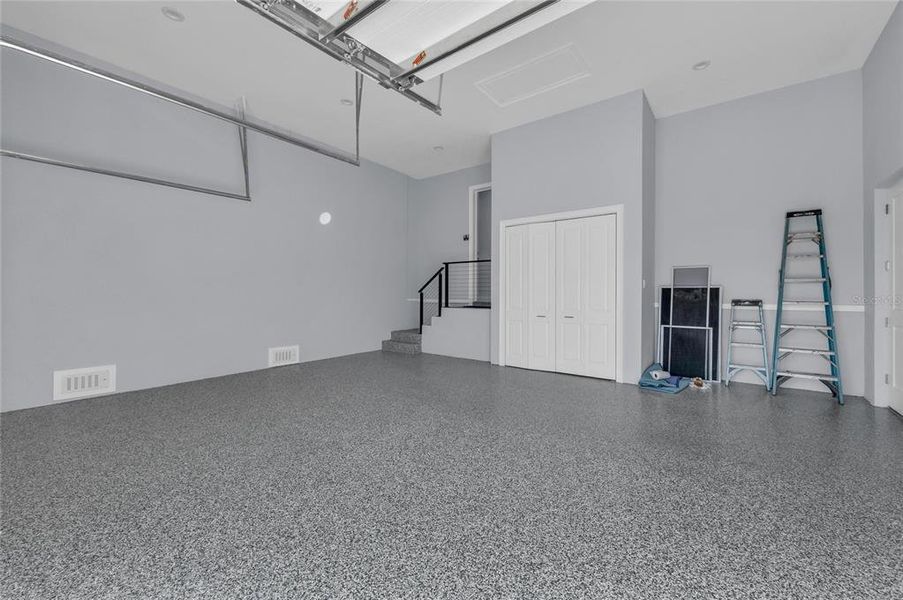 Spacious, unfurnished interior of a new home in , Port Charlotte (Image 46).