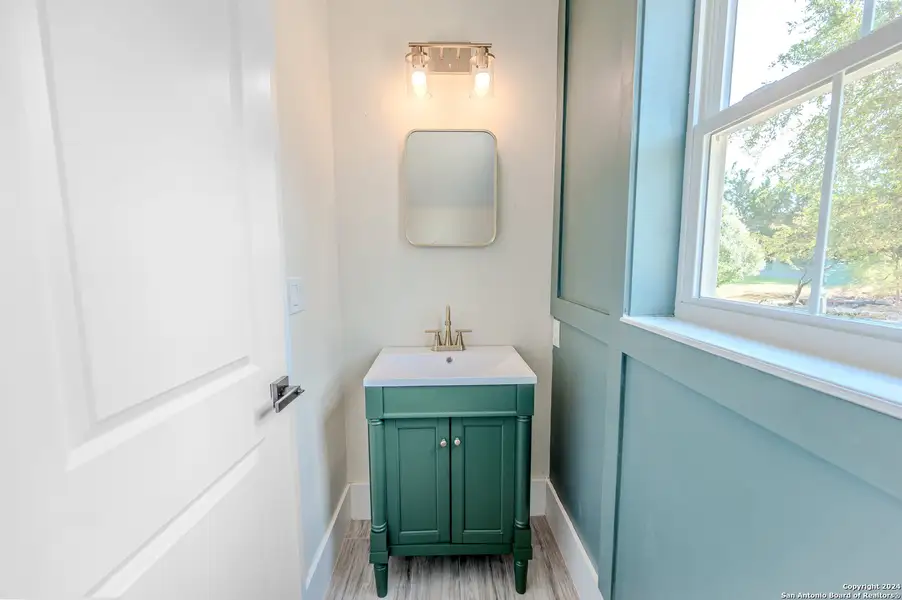 Furnished interior view inside a new home in , Bandera (Image 5).