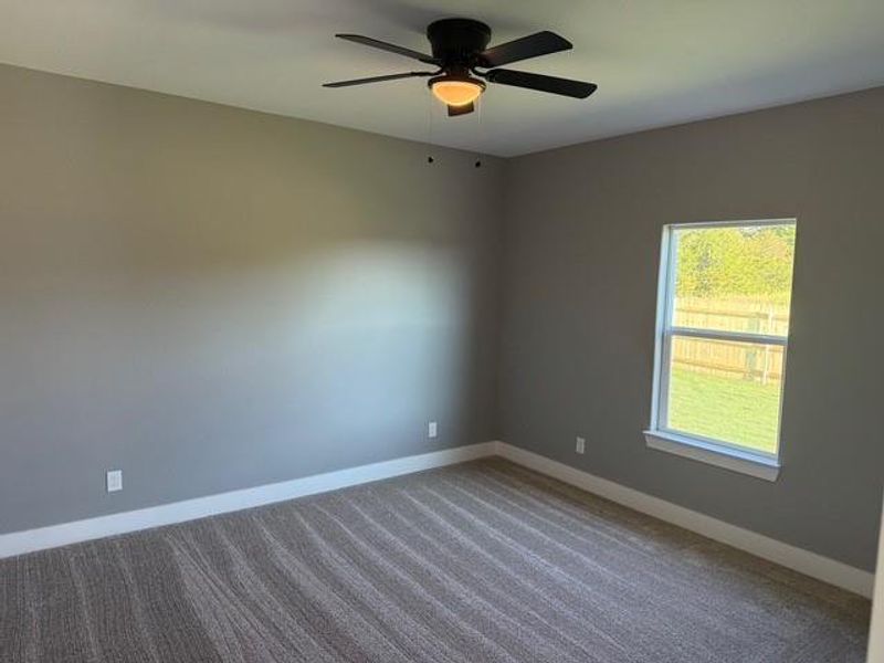 Spacious, unfurnished interior of a new home in , Bells (Image 6).