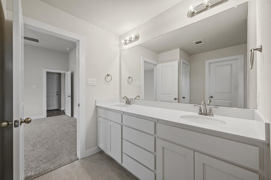 Representative furnished interior of a home built from the Cambria I by Cheldan Homes in Craftsmen's Corner, Cleburne (Image 45).